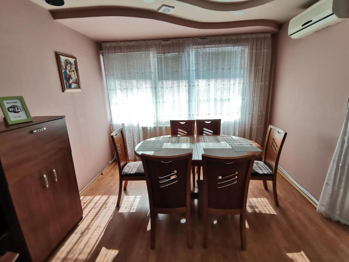 Central Apartment Targovishte Luaran gambar