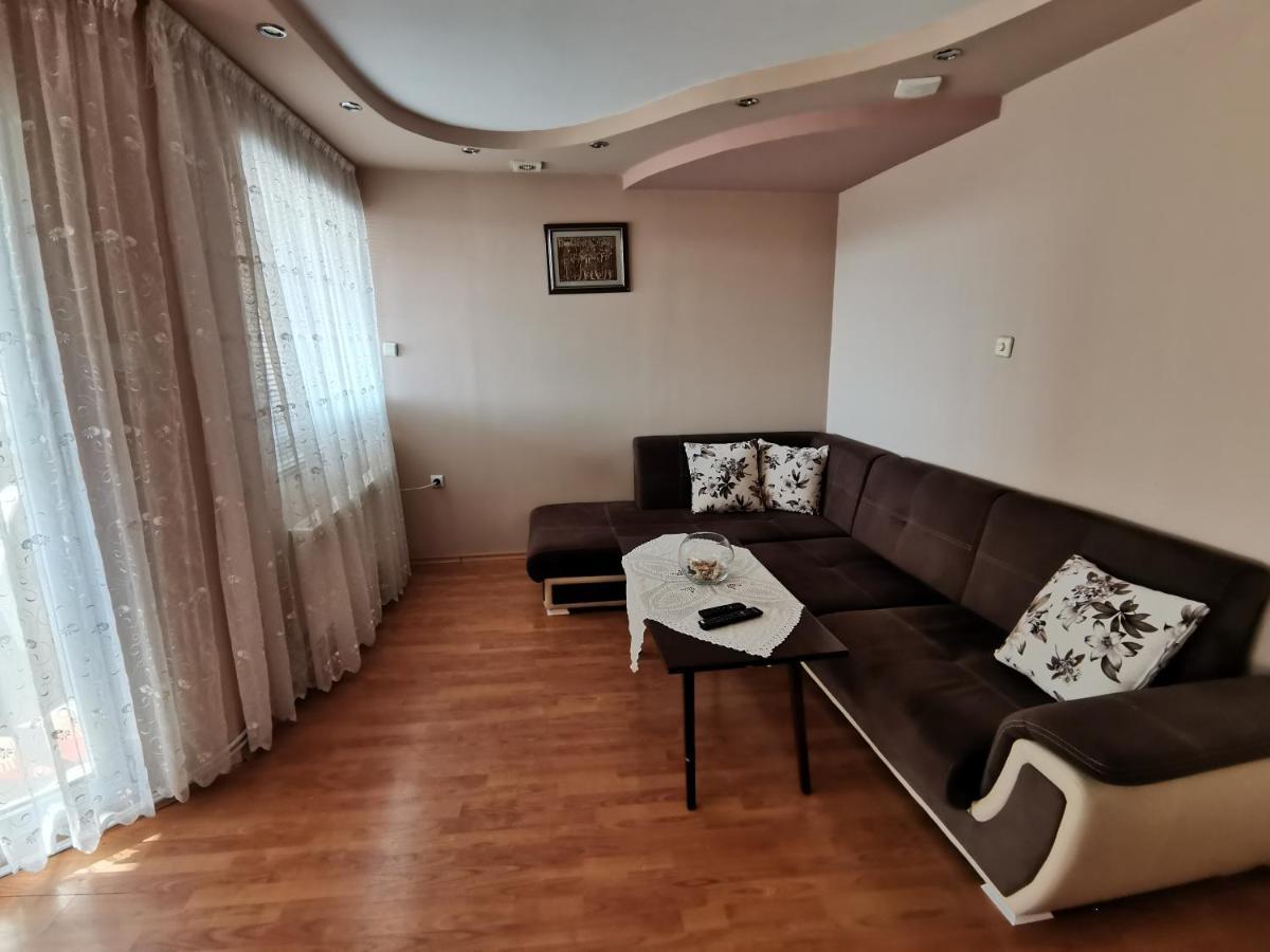 Central Apartment Targovishte Luaran gambar